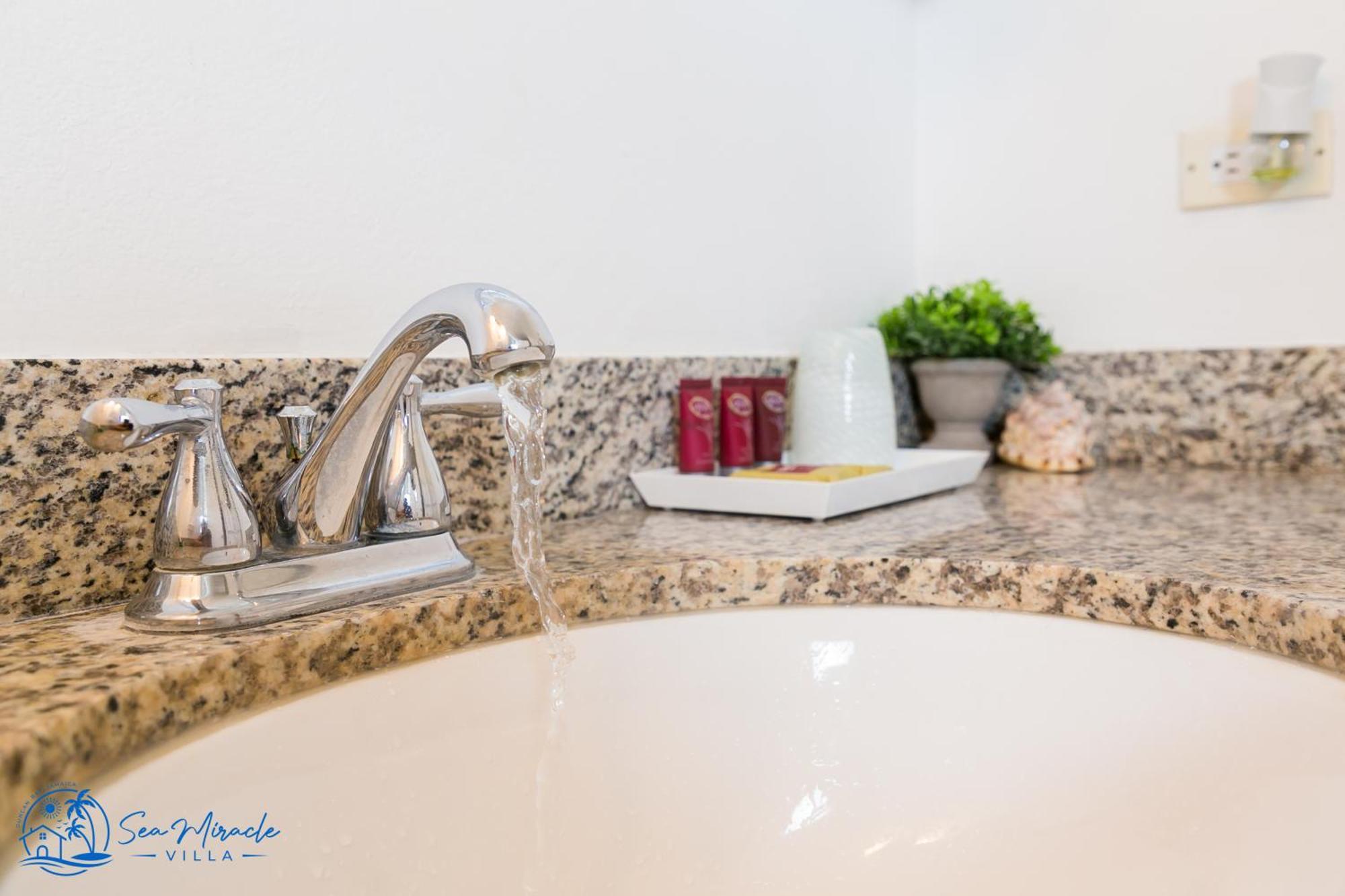 Sea Miracle Villa/Beach Cottage Silver Sands 외부 사진